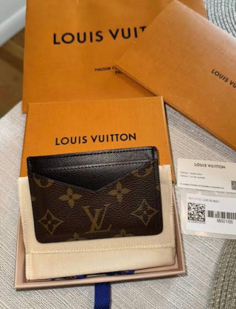 LV Cardholder